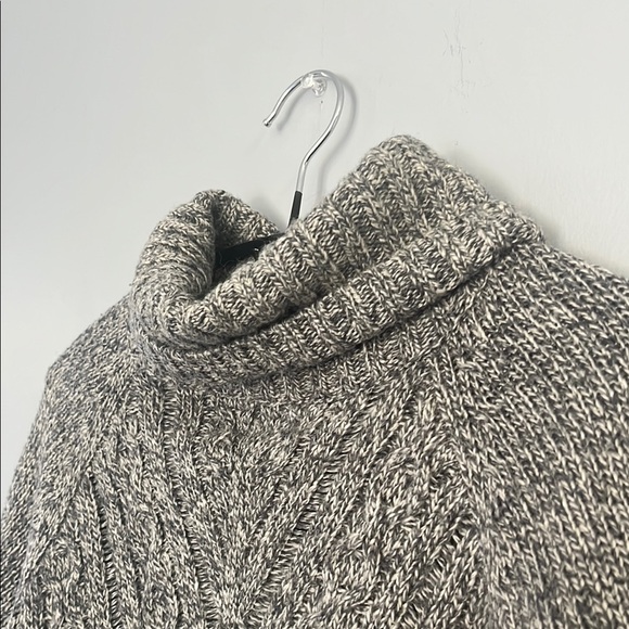 Dynamite Cozy Gray Turtleneck Sweater - Picture 3 of 7